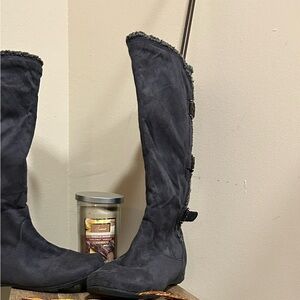 Grey Boots with Buckle Detail, perfect for a cold casual day out!